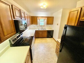 6 Hideaway Ln in Williston, VT - Building Photo - Building Photo