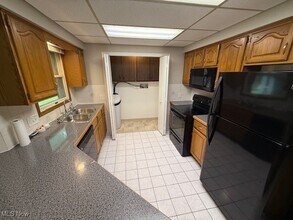 2191 Edison St NW in Uniontown, OH - Building Photo - Building Photo