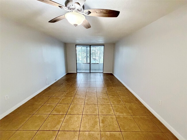 property at 1810 N Lauderdale Ave