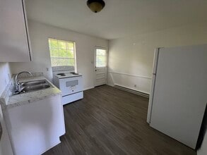 3602 Greensboro St, Unit D in Greensboro, NC - Building Photo - Building Photo
