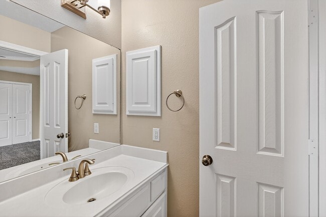 1402 Western Oaks Ct