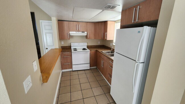 625 N 12th St.-Unit -1 in Las Vegas, NV - Building Photo - Building Photo