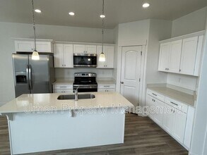 16092 S Bodmin Way in Bluffdale, UT - Building Photo - Building Photo