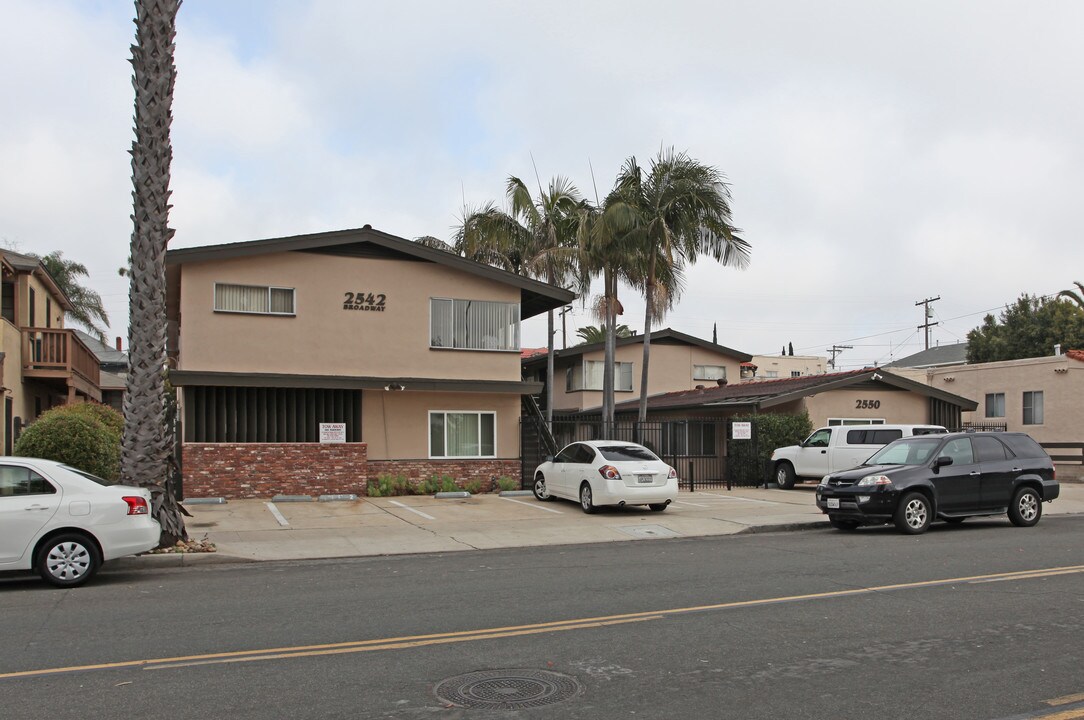 2542-2550 Broadway in San Diego, CA - Building Photo