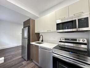 1553 W Hollywood Ave in Chicago, IL - Building Photo - Building Photo