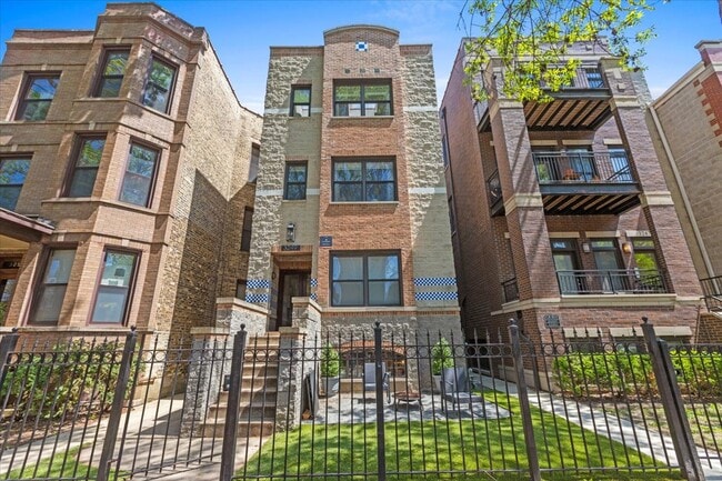 property at 3249 N Seminary Ave