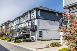 19704 55A Av in Langley, BC - Building Photo