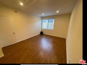 19009 Sherman Way in Los Angeles, CA - Building Photo - Building Photo