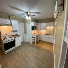 166 Newland Ave, Unit 4 in Woonsocket, RI - Building Photo - Building Photo