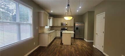 2920 Cooper Woods Dr in Loganville, GA - Building Photo - Building Photo