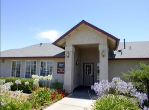 Carrington Pointe Apartments in Los Banos, CA - Building Photo - Building Photo