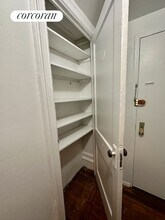 103 W 70th St in New York, NY - Building Photo - Building Photo