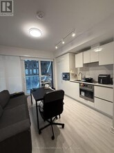 230 Simcoe St in Toronto, ON - Building Photo - Building Photo