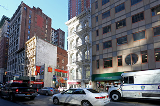 319 Broadway in New York, NY - Building Photo - Building Photo