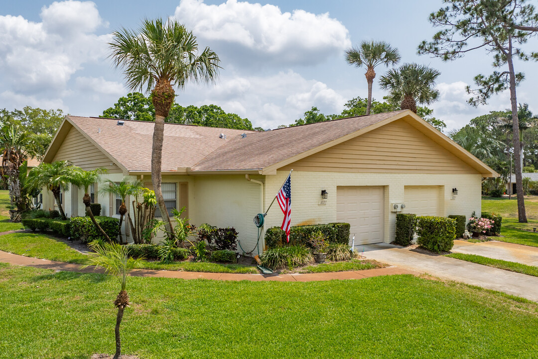 Highland Lakes in Palm Harbor, FL - Building Photo