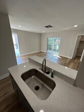 3848 N Lake Dr in Tampa, FL - Building Photo - Building Photo