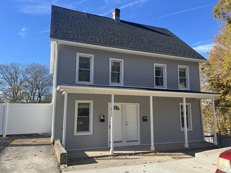 118 Jewett St in Ansonia, CT - Building Photo