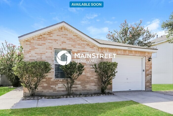 15631 Donnet Ln in Houston, TX - Building Photo