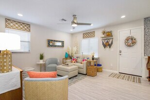 4413 Little Hickory Rd in Bonita Springs, FL - Building Photo