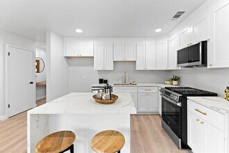 7302 Hartnell Dr in Austin, TX - Building Photo - Building Photo