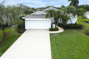 6890 Touchstone Cir in West Palm Beach, FL - Building Photo