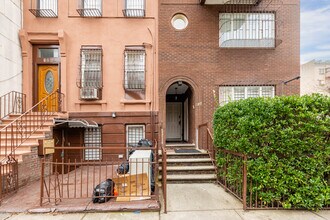 104 Rutledge St in Brooklyn, NY - Building Photo - Building Photo
