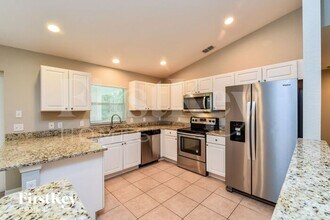 6262 Magee St in Englewood, FL - Building Photo - Building Photo