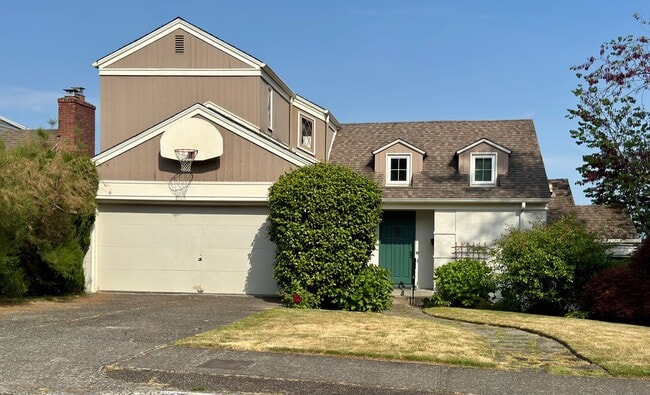 property at 4925 Stanford Ave NE