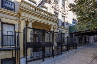 521 W 135th St in New York, NY - Foto de edificio - Building Photo