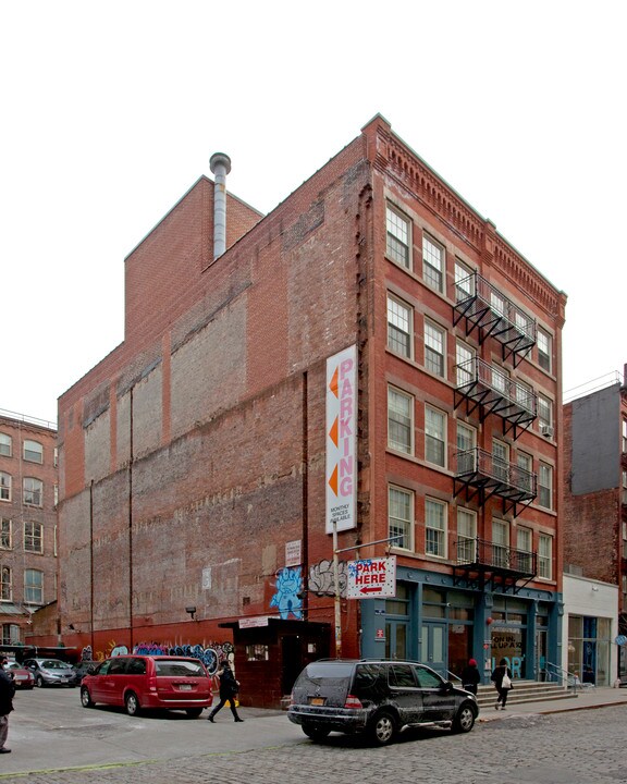 142 Wooster St in New York, NY - Building Photo