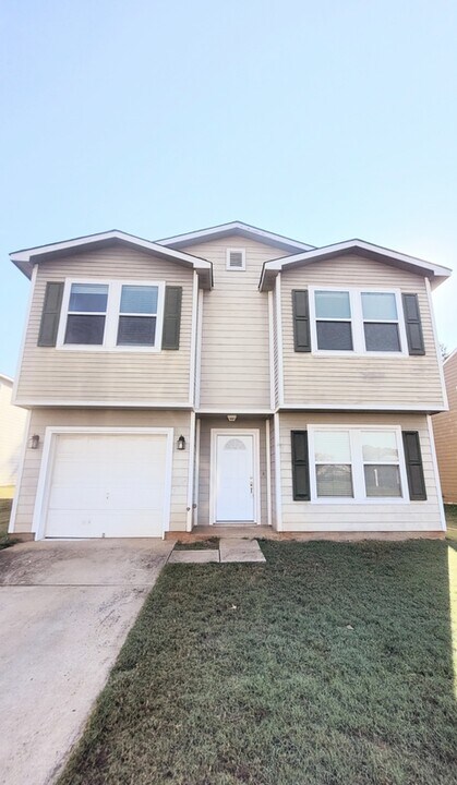 250 Whitestone Dr NE in Huntsville, AL - Building Photo