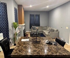 1030 Ross Ave in Pittsburgh, PA - Building Photo - Building Photo