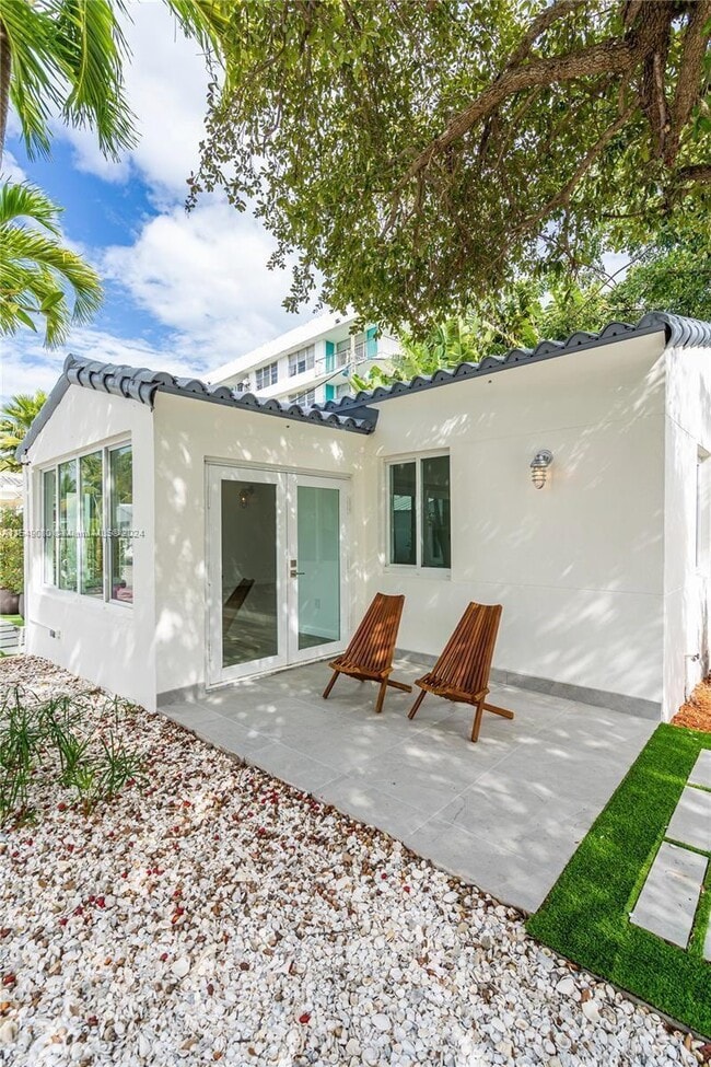 12 Farrey Ln in Miami Beach, FL - Building Photo - Building Photo