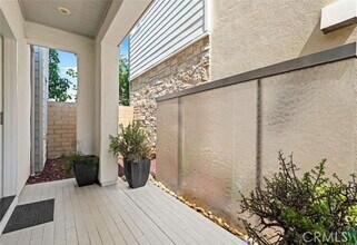 112 Character in Irvine, CA - Building Photo - Building Photo