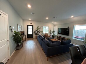 21207 Bering Reach Dr in Cypress, TX - Foto de edificio - Building Photo