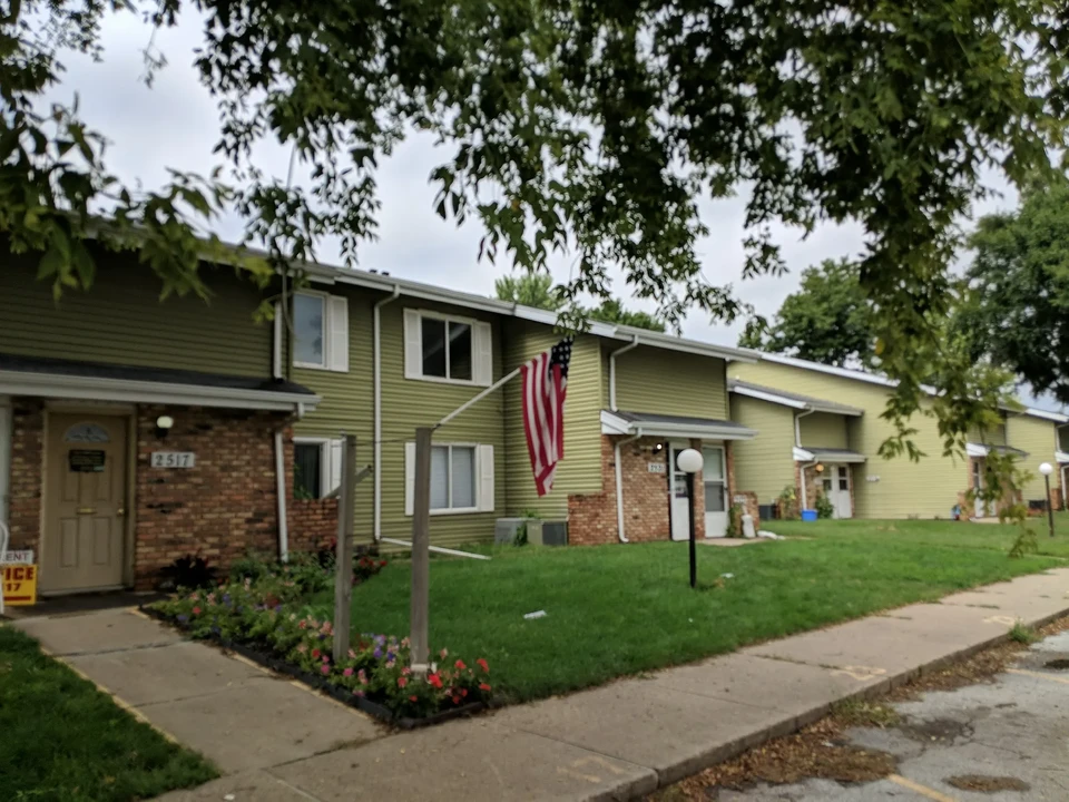 Applewood Properties in Ankeny, IA - Building Photo