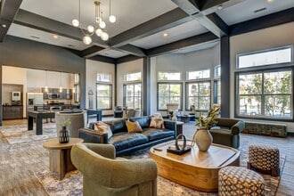 Retreat Westminster Center in Westminster, CO - Foto de edificio - Building Photo