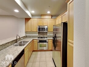 715 Modern Ice Dr in San Jose, CA - Foto de edificio - Building Photo