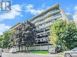 324 Cambridge St N in Ottawa, ON - Building Photo