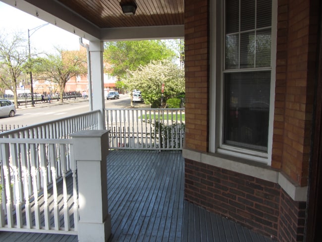 2519 W Montrose Ave in Chicago, IL - Building Photo - Building Photo