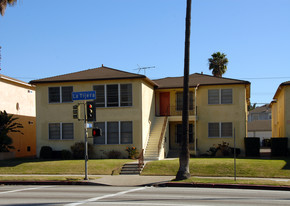 7000-7010 La Tijera Blvd Apartments