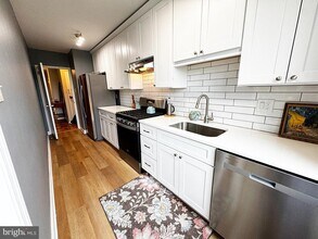4000 Tunlaw Rd NW in Washington, DC - Building Photo - Building Photo