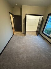 122 Cathy Jean Ct in Waterloo, IA - Building Photo - Building Photo