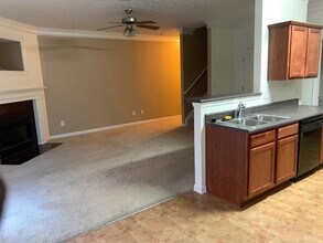 Room in Townhome on Roses Trail in Fairburn, GA - Building Photo - Building Photo