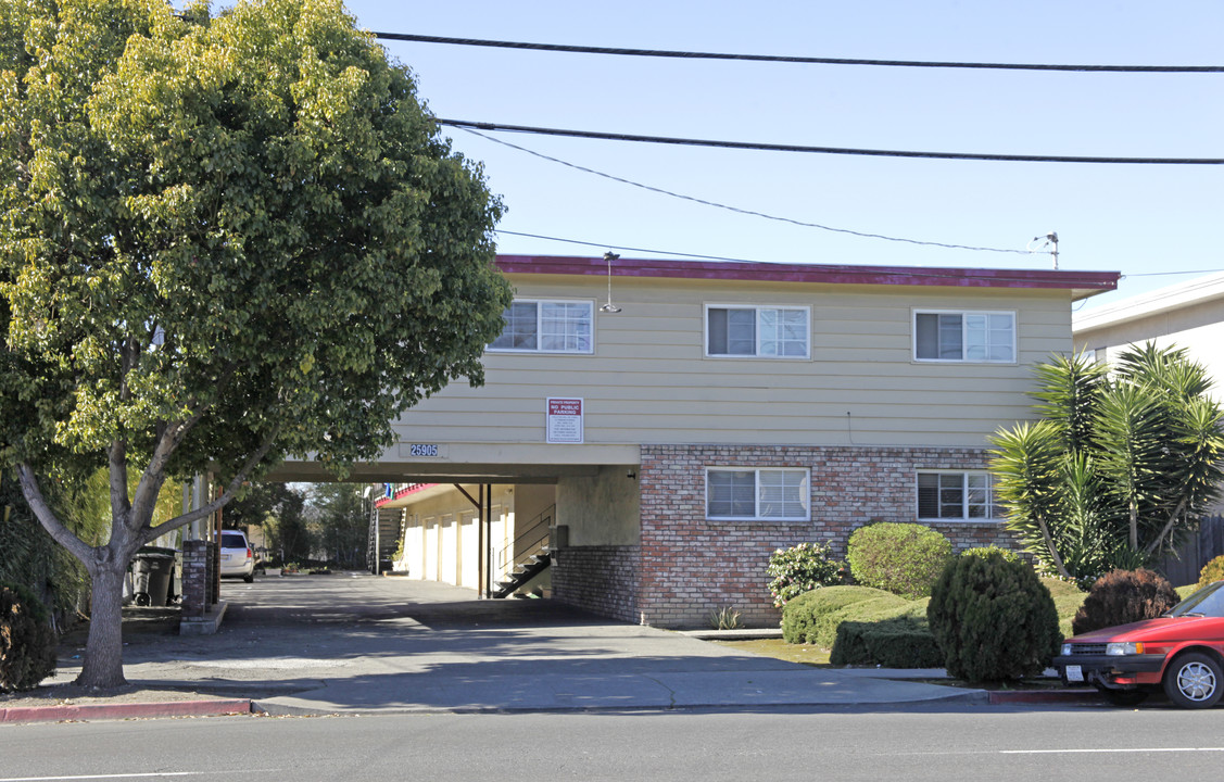 Kauai Apartments in Hayward, CA - Building Photo