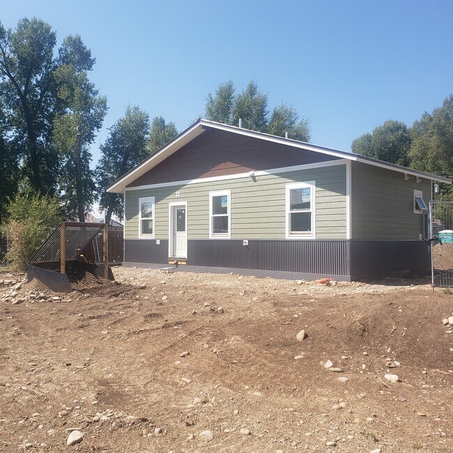 505 S 12th St in Gunnison, CO - Foto de edificio - Building Photo