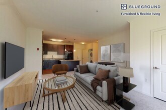 80 N Central Ave in Hempstead, NY - Foto de edificio - Building Photo