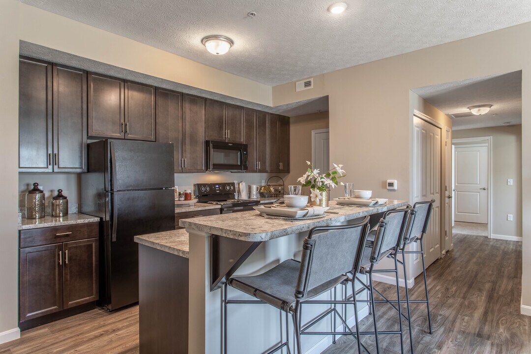 Residence at Cook's Pointe in Marysville, OH - Foto de edificio
