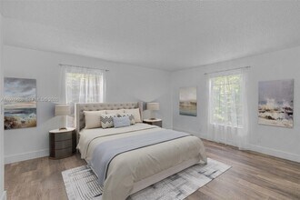 555 NE 123rd St in North Miami, FL - Building Photo - Building Photo