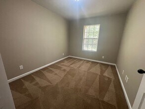 1725 Thistlewood Dr in Clarksville, TN - Building Photo - Building Photo